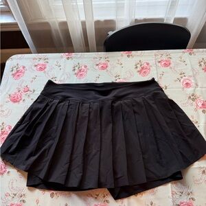 Old Navy Black Pleated Skort
